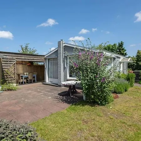 Holiday home Vakantie-ouddorp